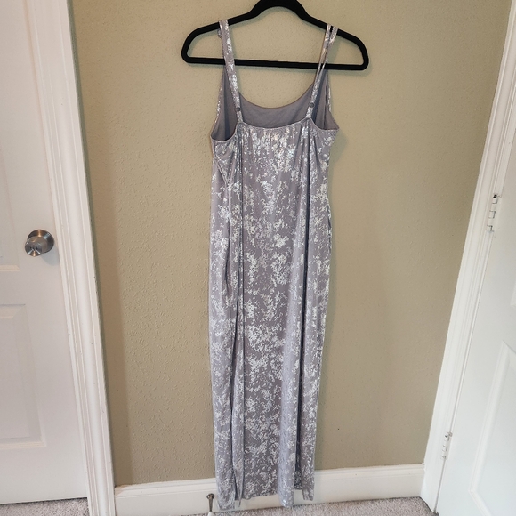 No Comment gray and silver sleeveless dress. Adjustable straps. Size 1X - Picture 5 of 8